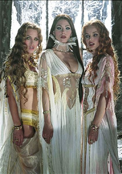 +Brides+of+Dracula+in+Van+Helsing.jpg