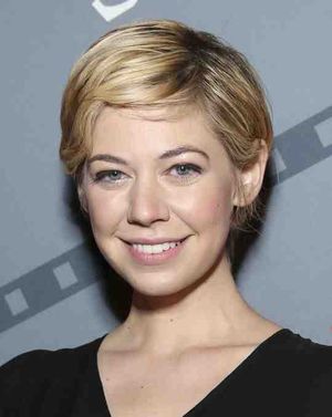 Analeigh Tipton blond pixie haircut