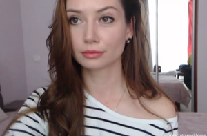 Sexy brunette daughter fingering on webcam...