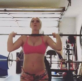 Boobs bouncing while lifting weights
