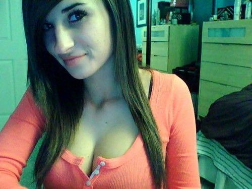 See her show on webcams99.com live