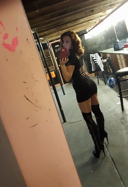 Gorgeous babe