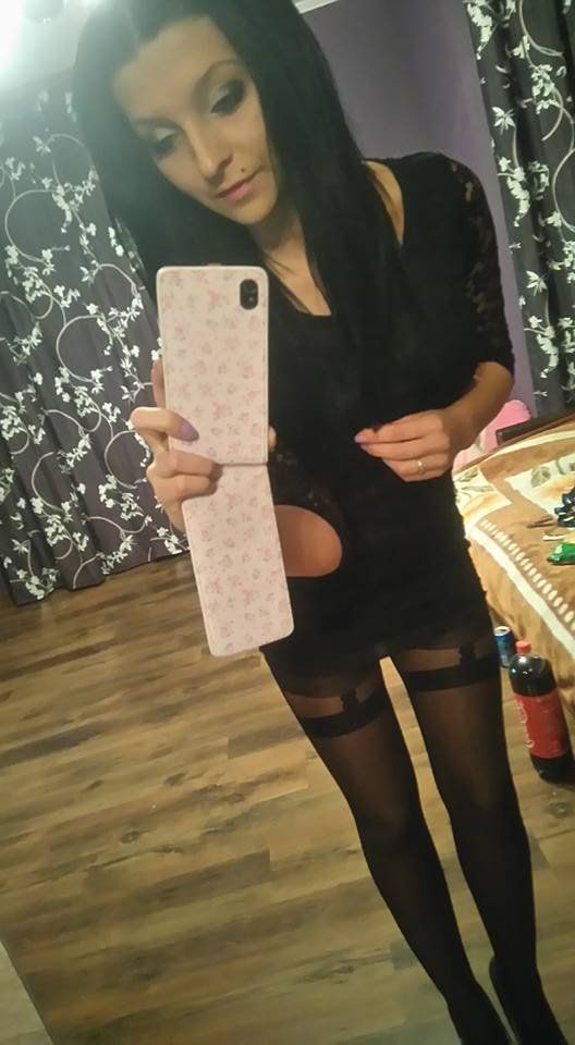 Brunette bimbo selfie in new party dress