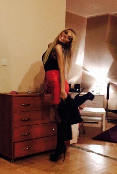 Trashy blonde bimbo