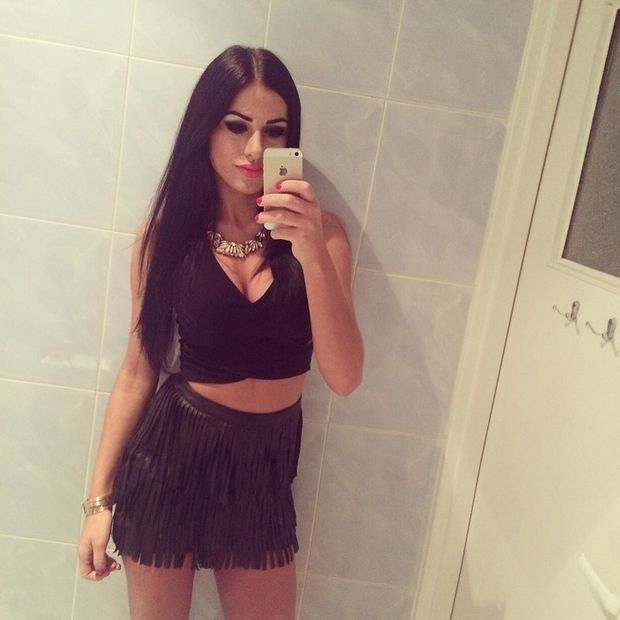 Hot chick's selfie before night out