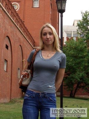 Amateur Teen Babes Flashing Tits