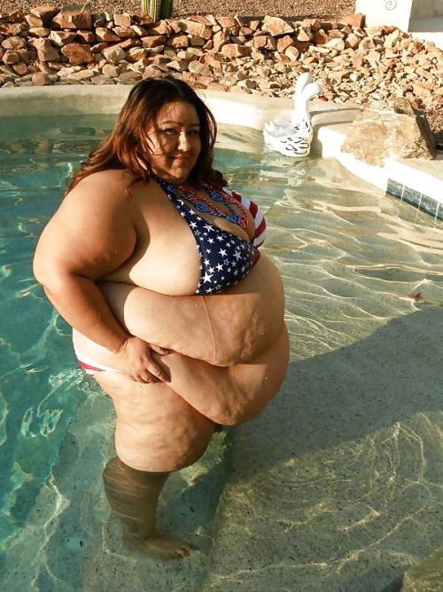 big-jean-ssbbw:

Wanna fuck a horny BBW? - CLICK HERE!