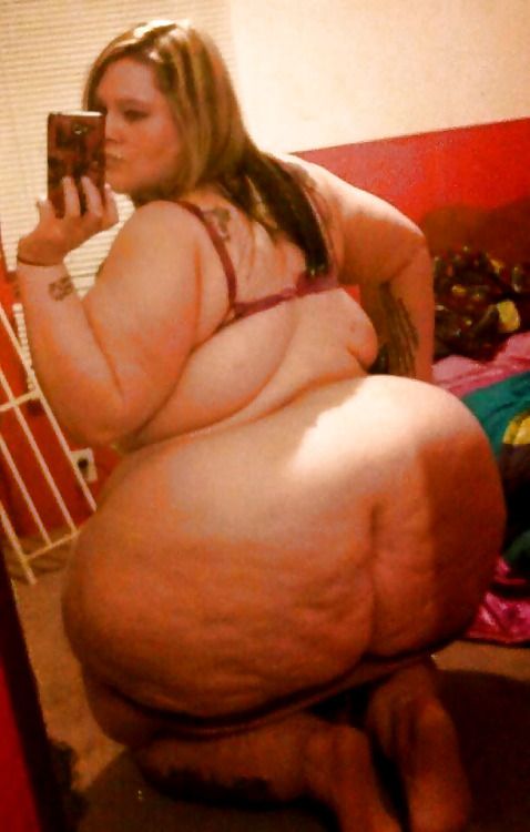 ssbbwpeter485:

ssbbw, bbw, fat, feedee, feederism, big belly