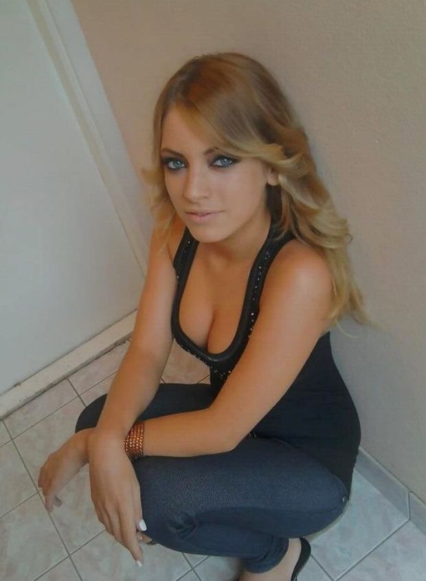 Gorgeous babe