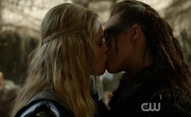 Eliza Taylor and Alycia Debnam-Carey