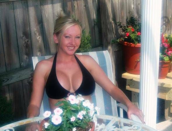 Milf with huge tits in a bikini