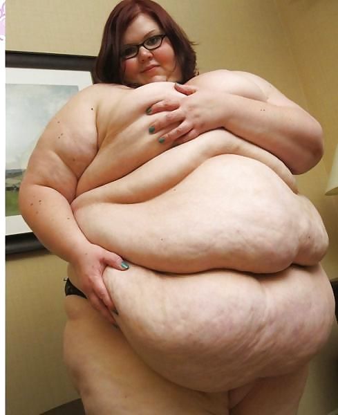 ssbbwpeter485:

ssbbw, bbw, fat, feedee, feederism, big belly