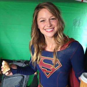 Melissa Benoist - supergirl - breakfast