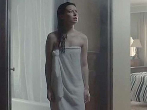 Miranda Cosgrove - Intruders - towel