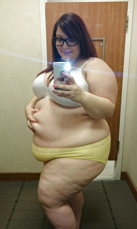 big-jean-ssbbw:

Wanna fuck a horny BBW? - CLICK HERE!