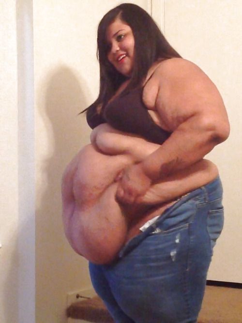 ssbbwpeter485:

ssbbw, bbw, fat, feedee, feederism, big belly