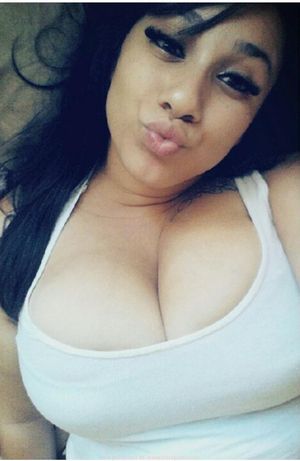 sexy amateur latina chick in selfie, big tits | to be Porn
