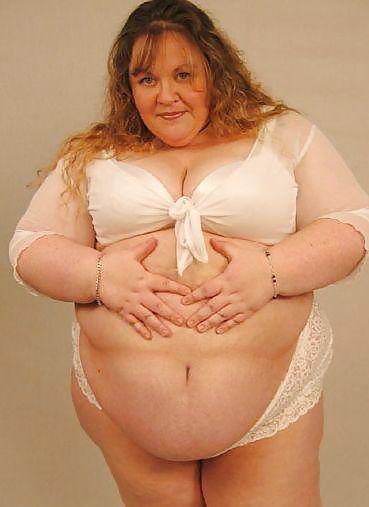 ssbbwpeter485:

ssbbw, bbw, fat, feedee, feederism, big belly