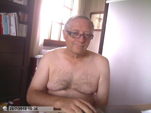 home nudism