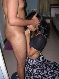 Indian subordinate giving blowjob to her boss