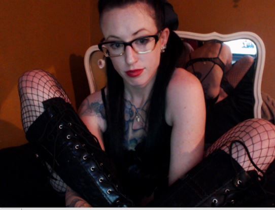Chatterbate modeling, username EleanoreMarie