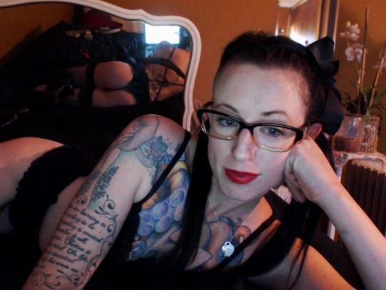 Chatterbate modeling, username EleanoreMarie
