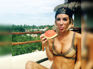 That’s doctor Rachel to you (17 Photos)