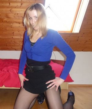 Hot 'n horny blonde milf