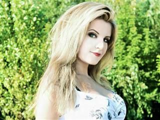 Name: SuesseCaroline,
Alter: 22,
Geschlecht: weiblich,
Beziehung: Single,
Sexualität: bi,
Erotiktyp: keine Angabe,
Interessiert an: Frauen, Männern,
Haarfarbe: blond,
Augenfarbe: blau,
Größe: 175cm,
Imtimfrisur: rasiert,
K&#