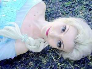 Andressa Damiani is the Brazilian Elsa (9 Photos)...
