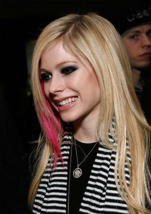 Avril Levigne Canadian -9/84 -5'1''- 34-24-32''- 32B-Cup - 7-Shoe, Eat! That! - Yum! Yum!