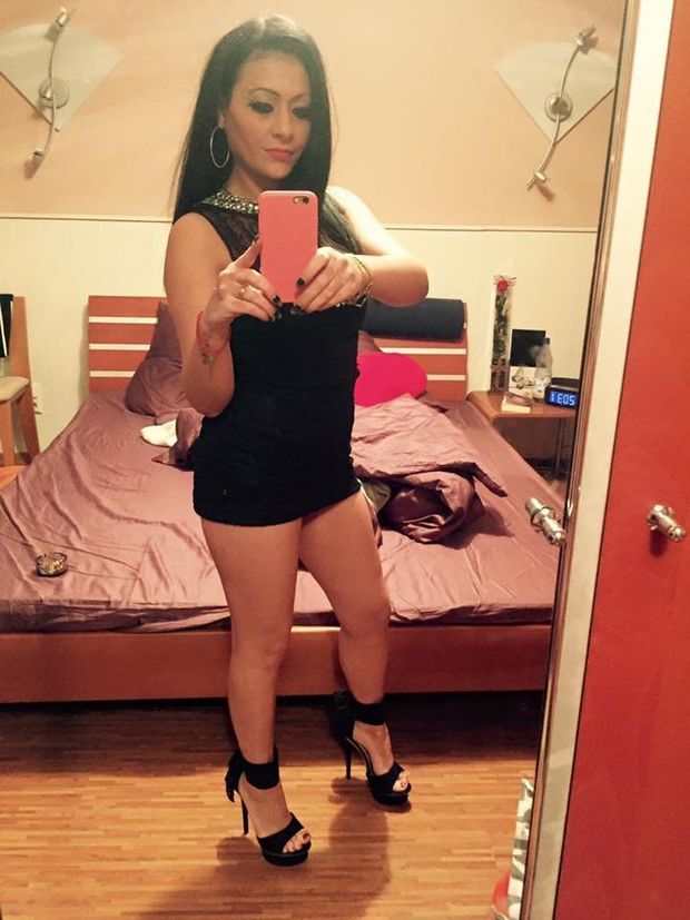 Hot bimbo party chick is ready for a party, dressed to kill or rather to suck