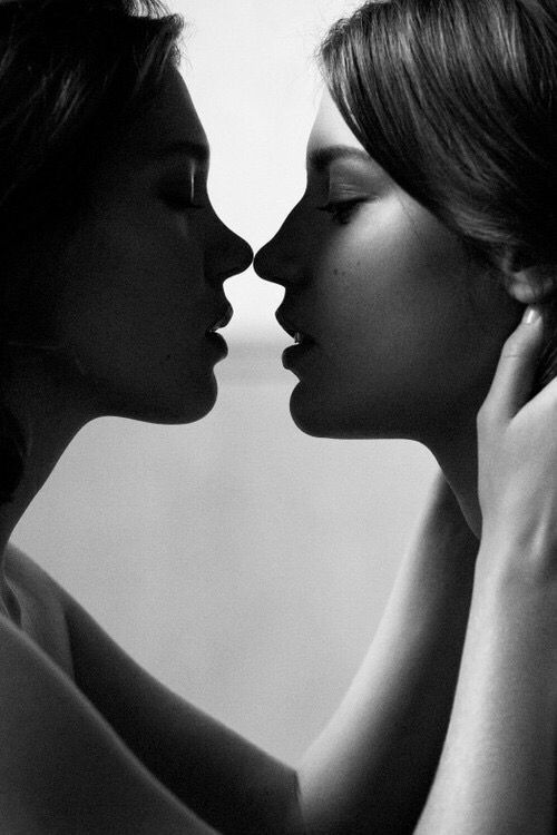 Erotic Lesbian@