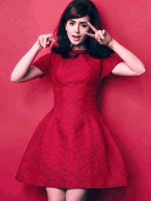 Lily Collins UK,- 3/89 -5'5''- 32B-23-34''- 119lbs -6-Shoe, Cunnilingus! - Yum! Yum!