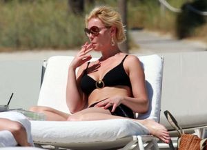 Katherine Heigl -11/78 -5'9''- 36-26-36''- 34B-Bra -139lbs -9-Shoe, Serious Smoker! -Yum! Yum!