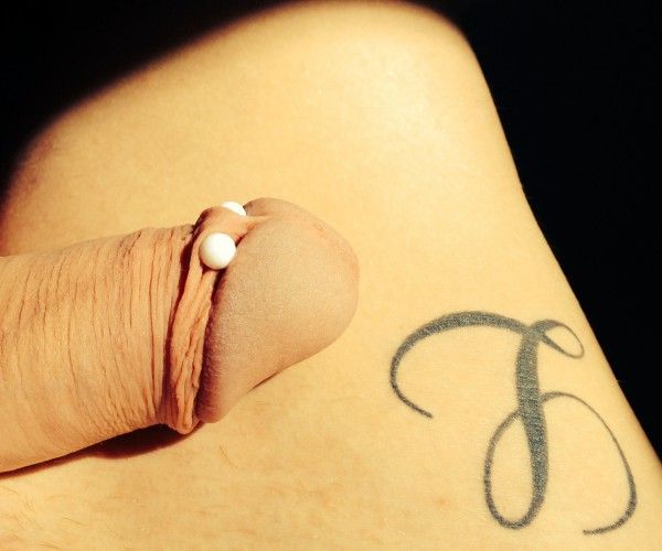 Frenum piercing