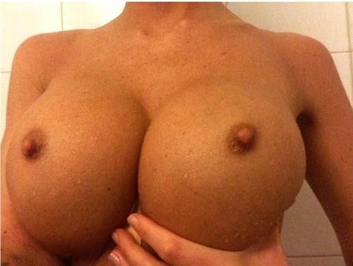 Well shape boobs