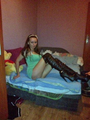 Rookie bimbo in her new high heeled hookerheels