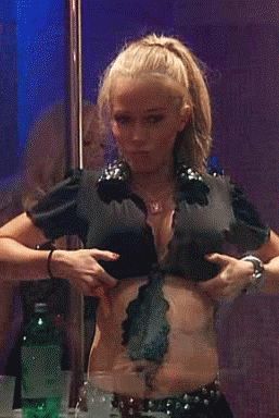 Kendra Wilkinson flash