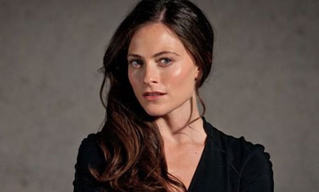 Lara Pulver
