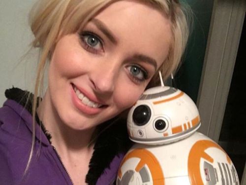 Stay through the credits for these fangirls (37 Photos)...