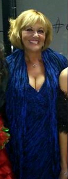 Wanna FUCK auntie 's boobs