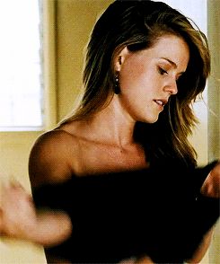 Alice Eve "Crossing Over" (2009)