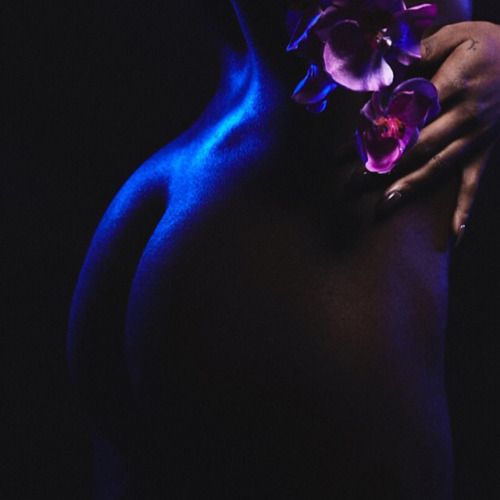 artbykrp:
Flower Power
Muse: Rihana
Photography by Kevon...