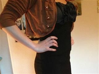 Name: JoyAnne,
	Alter: 21,
	Geschlecht: weiblich,
	Beziehung: Single,
	Sexualit&#228;t: hetero,
	Erotiktyp: keine Angabe,
	Interessiert an: M&#228;nnern,
	Haarfarbe: blond,
	Augenfarbe: blau,
	Gr&#246;&#223;e: 175cm,
	Imtimfrisur: rasiert,
	K&#246;rbcheng