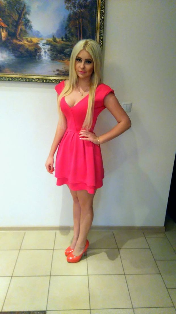 Busty blonde chick in cute pink dress