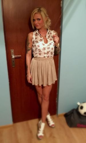 Hot blonde ready for take off