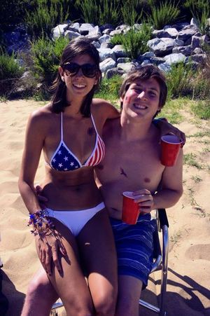 Beautiful brunette in this awesome novice pussy pic