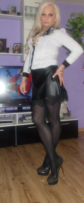 Sexy blonde milf