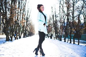 Hot chick and cold weather